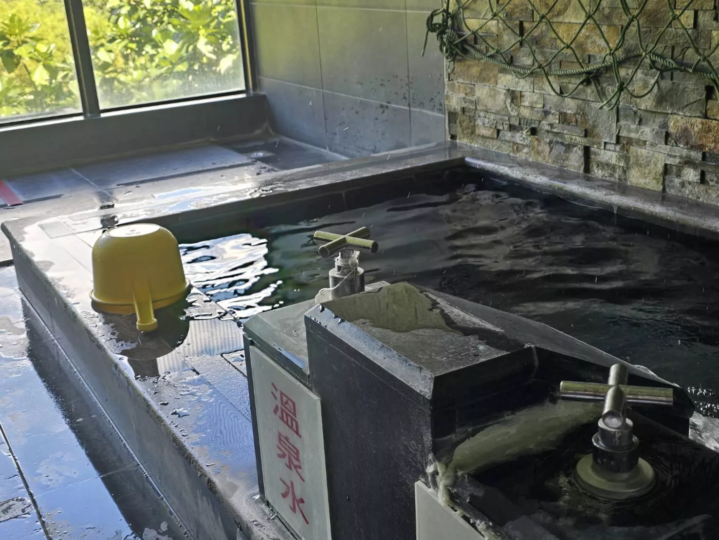 礁溪温泉泡温泉汤屋