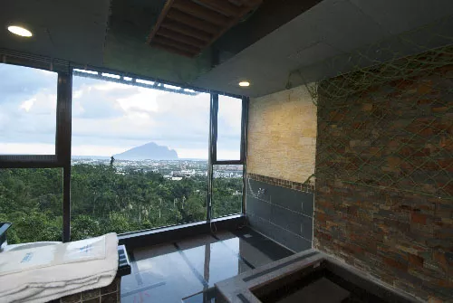 马斯特景观温泉汤屋